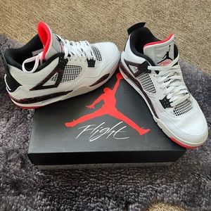 Air Jordan Retro 4 in Men’s Size 11.5